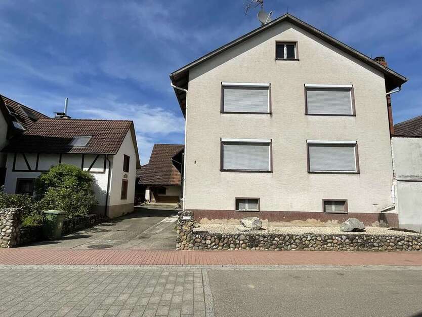 Haus zum Kaufen in Teningen Nimburg 690.000 € 225 m²