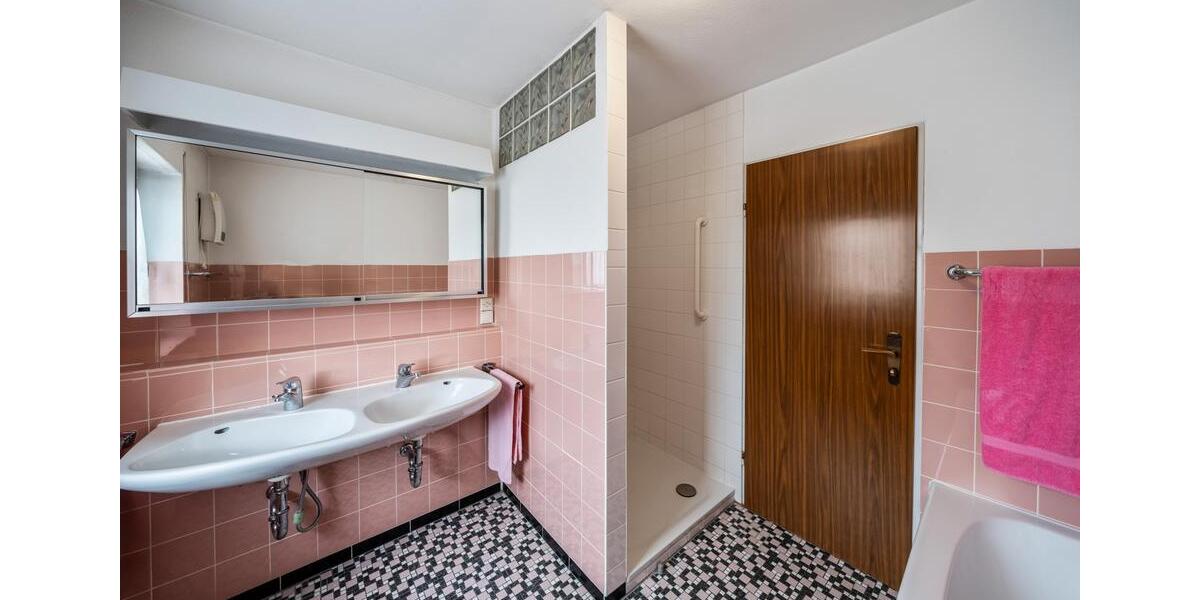 Doppelhaushälfte Neuenburg am Rhein - 5.5 Zimmer, 155 m&sup2;, 2.000&euro; | Angebot:25862587