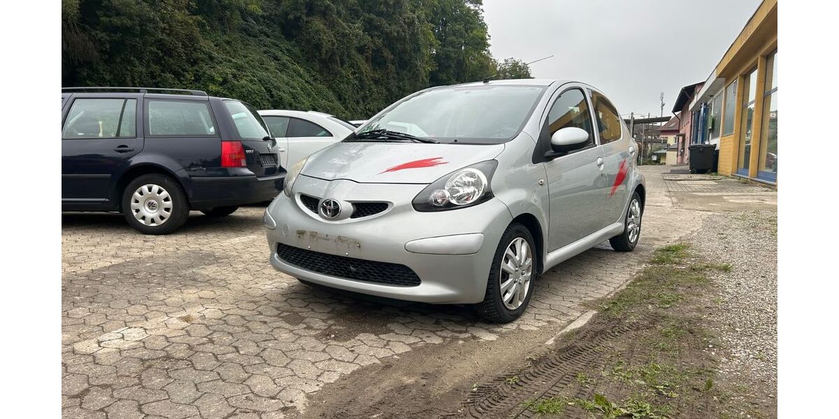 Toyota Aygo (X) 65.103 km 3.490 &euro; Eichstetten am Kaiserstuhl 79356