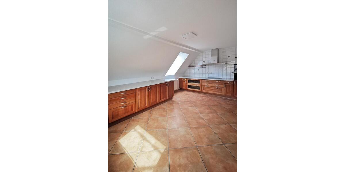 Dachgeschoßwohnung Hartheim am Rhein - 5 Zimmer, 132 m&sup2;, 1.584&euro; | Angebot:25106805