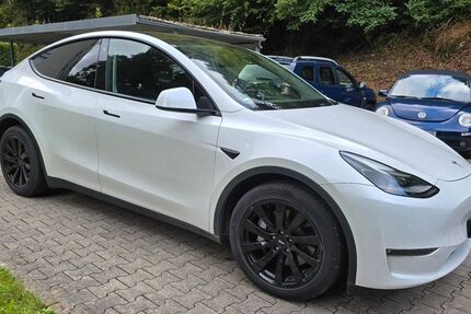 Tesla Model Y 60.100 km 32.500 &euro; Freiburg 79100