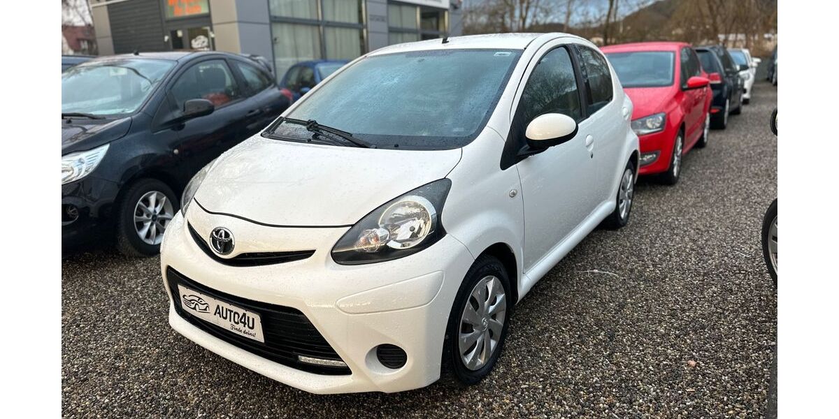 Toyota Aygo (X) 153.000 km 3.990 &euro; Freiburg im Breisgau 79108
