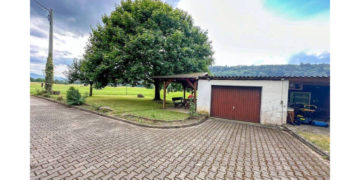 Großzügiges Baugrundstück mit Wiesengrundstücken und Wohnhaus in idylischer Lage von Sexau zimmer