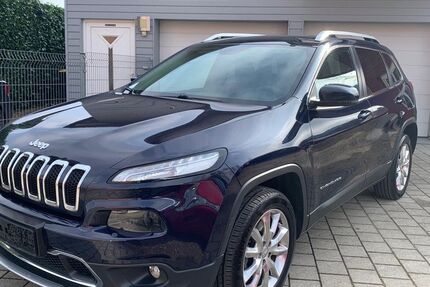 Jeep Cherokee 112.000 km 13.900 &euro; Staufen Im Breisgau 79219