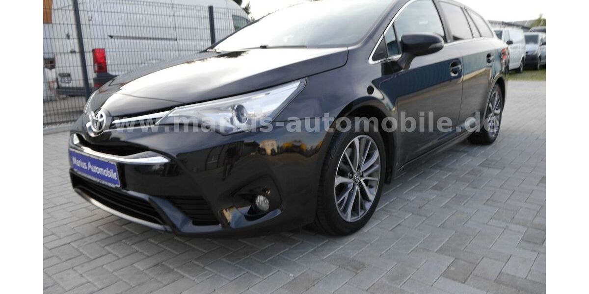 Toyota Avensis 182.000 km 8.900 &euro; Emmendingen 79312