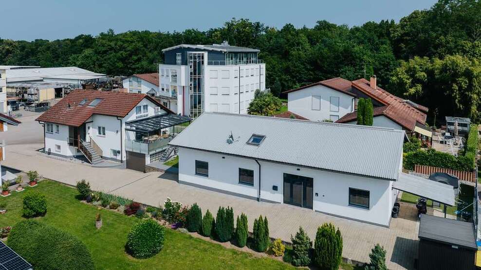 Büro in Umkirch 1.100.000 € 409.6 m²