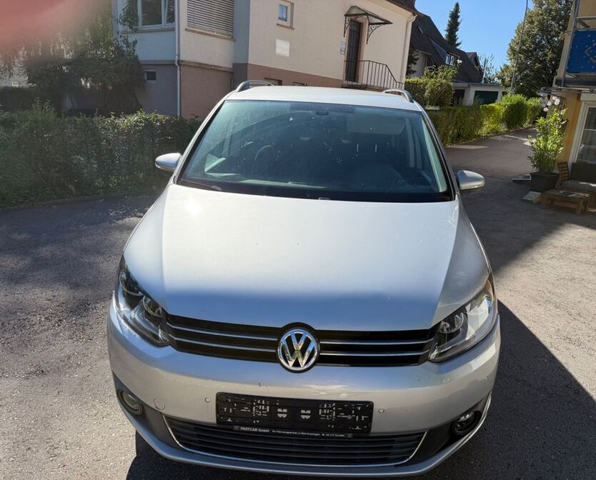 VW Touran 132.000 km 7.950 € Freiburg 79104