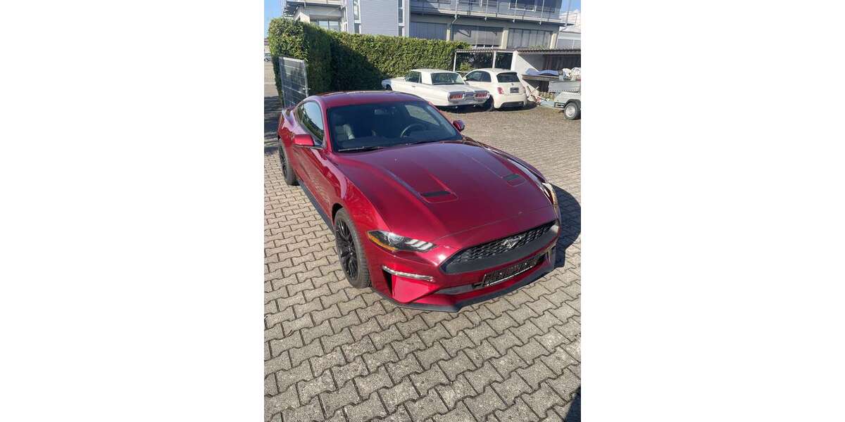 Ford Mustang 86.000 km 22.850 &euro; freiburg 79098