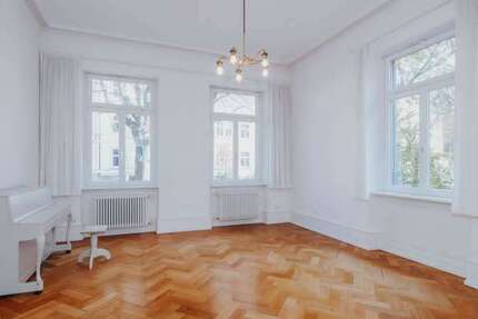 Haus Freiburg Oberau - 10 Zimmer, 363 m&sup2;, 2.495.000&euro; | Angebot:26837611