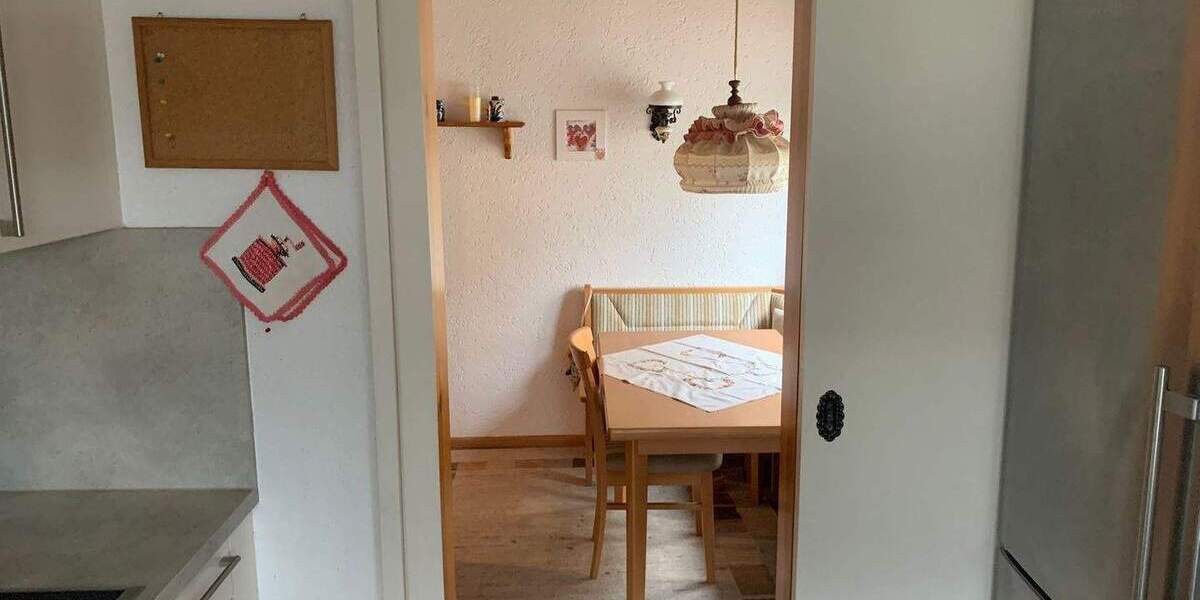 Etagenwohnung Freiburg im Breisgau St. Georgen - 4 Zimmer, 95 m&sup2;, 1.495&euro; | Angebot:25302794