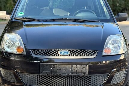 Ford Fiesta 129.000 km 2.700 € Freiburg 79108