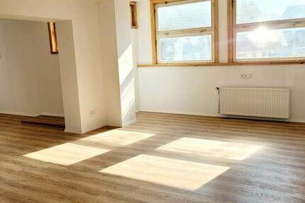 BÜRO- ODER PRAXISRAUM HINTER HISTORISCHER FASSADE VERFÜGBAR! zimmer