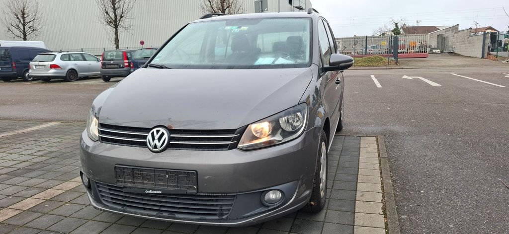 VW Touran 450.000 km 3.999 &euro; Freiburg 79115