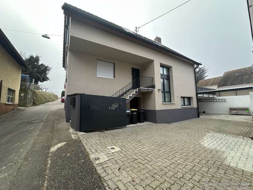 Haus zum Mieten in Vogtsburg im Kaiserstuhl Oberrotweil 1.800 € 150 m²