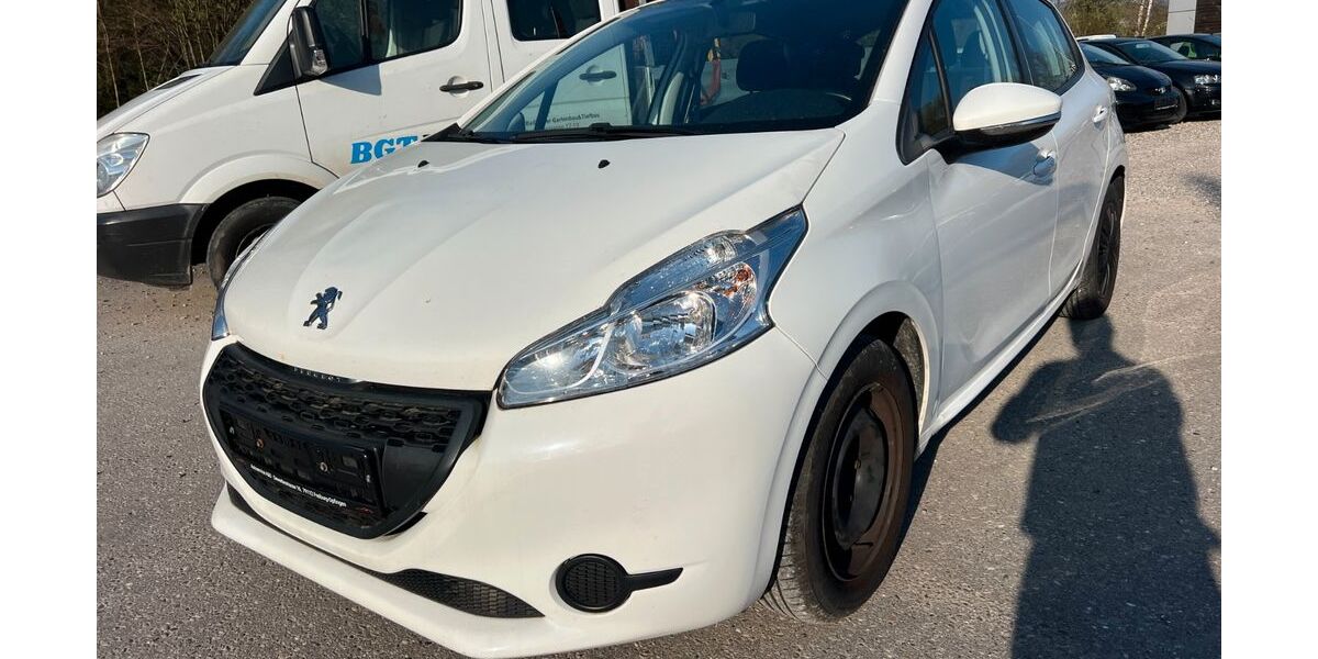 Peugeot 208 99.995 km 5.300 &euro; Freiburg im Breisgau 79108