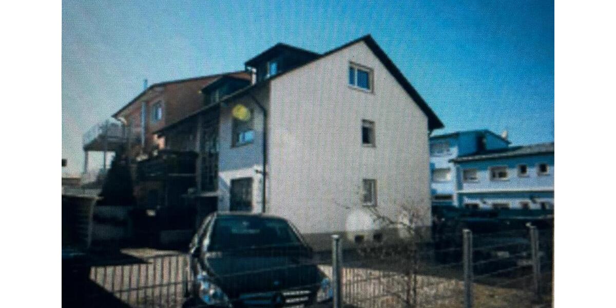 Mehrfamilienhaus mit Werkstatt mitten in Freiburg zimmer