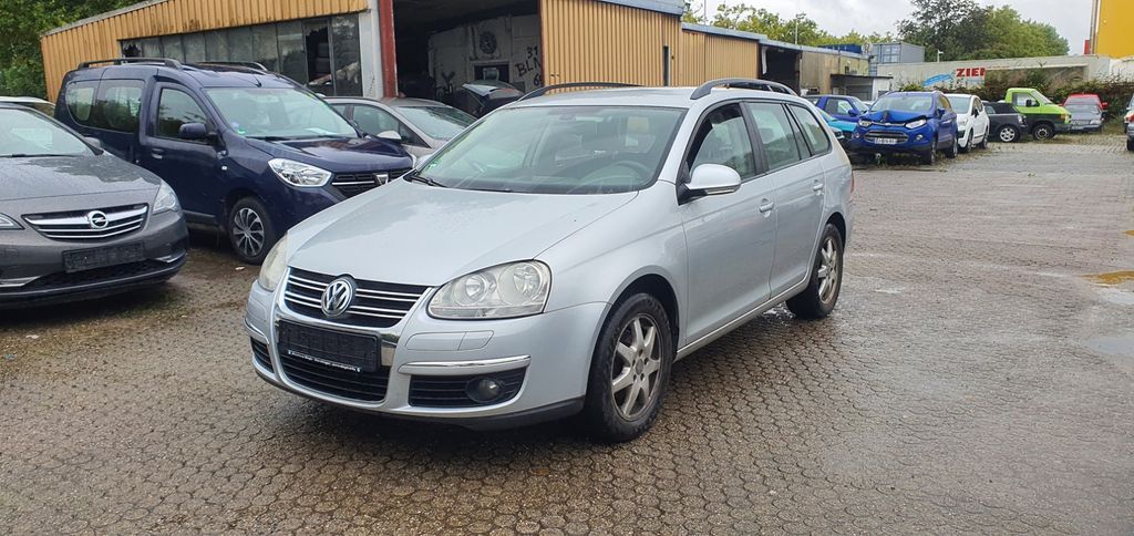 VW Golf 221.290 km 2.600 € Freiburg 79108