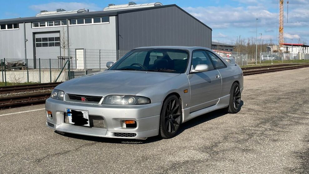Nissan Skyline 108.000 km 24.000 € Buggingen 79426