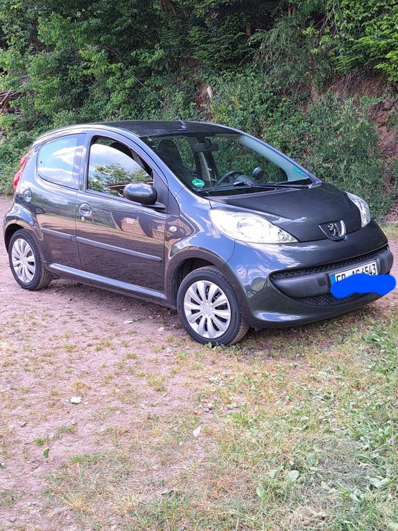 Peugeot 107 110.900 km 2.900 € Waldkirch 78183