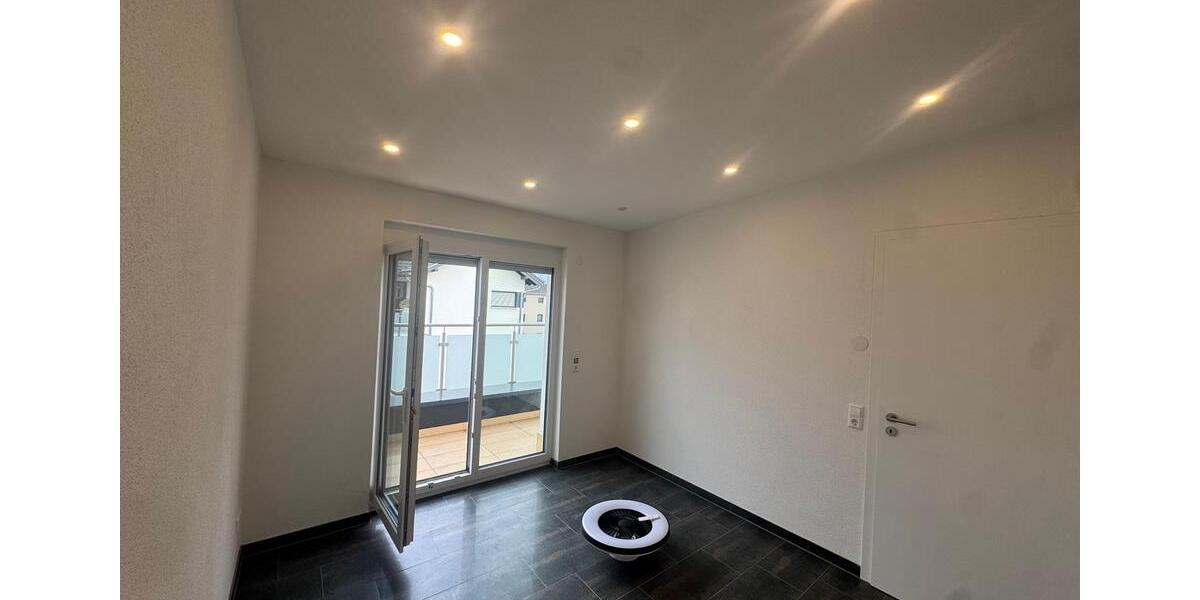 Dachgeschoßwohnung Rheinhausen - 4 Zimmer, 102 m&sup2;, 1.650&euro; | Angebot:24891175