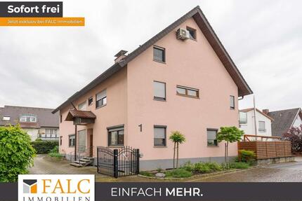 Großzügige Wohnung mit Premium- Küche und Garage in ruhiger Wohngegend
