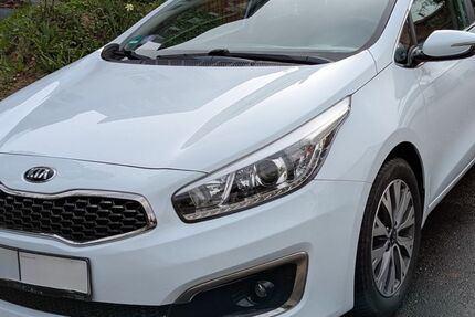 Kia ceed Sportswagon 63.000 km 12.800 &euro; Freiburg 79115