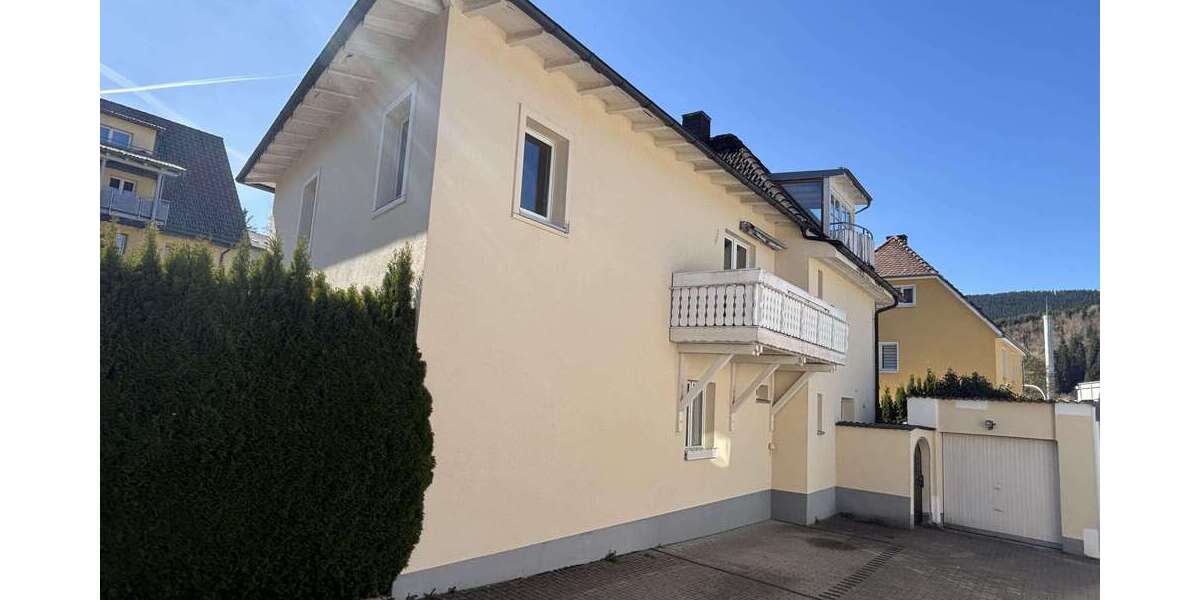 Einfamilienhaus Titisee-Neustadt Neustadt - 7 Zimmer, 178 m&sup2;, 290.000&euro; | Angebot:26670571