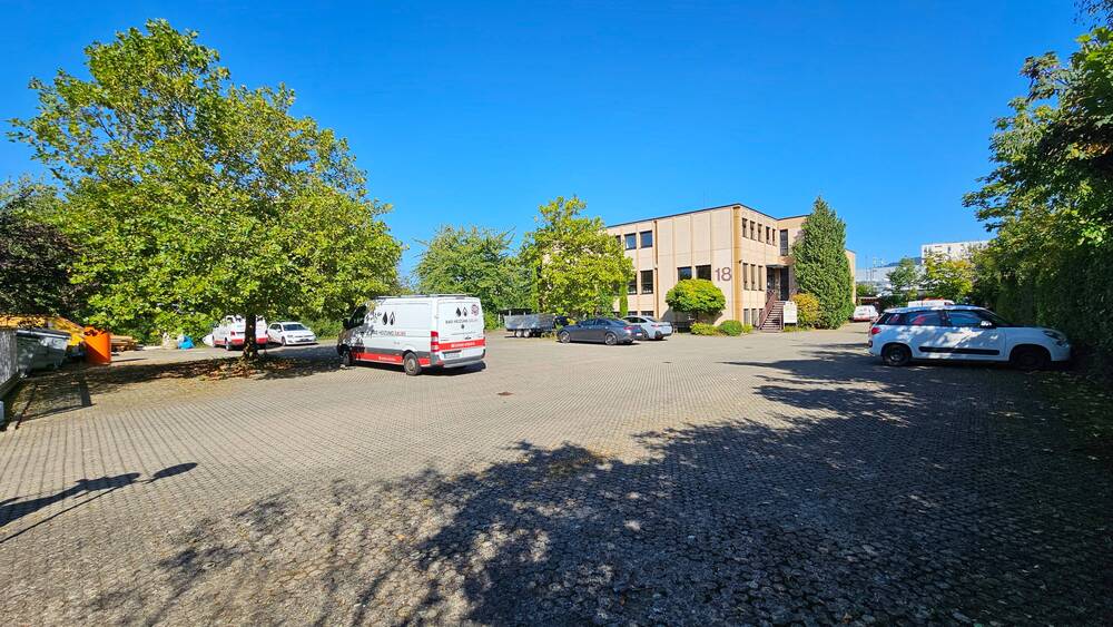 Gewerbeobjekt Freiburg im Breisgau St. Georgen - 1 Zimmer, 736 m&sup2;, 6.350&euro; | Angebot:23980762