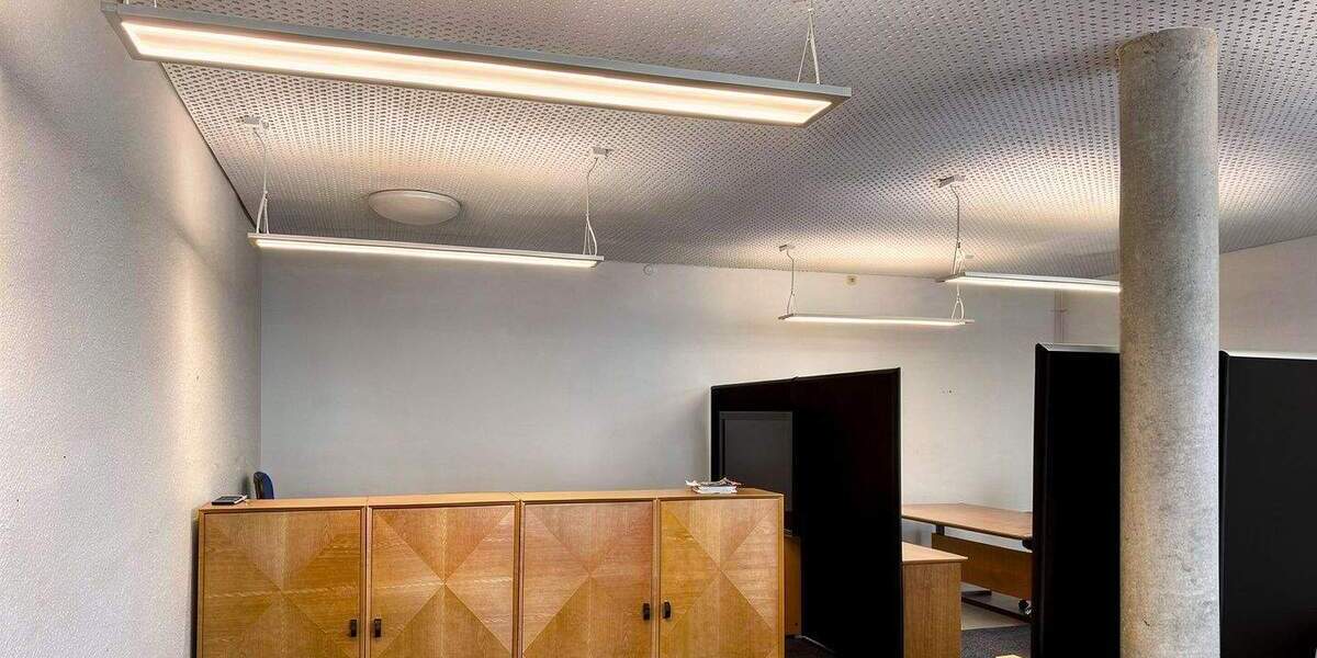 Gewerbeobjekt Kirchzarten - 2 Zimmer, 124 m&sup2;, 1.364&euro; | Angebot:25746098