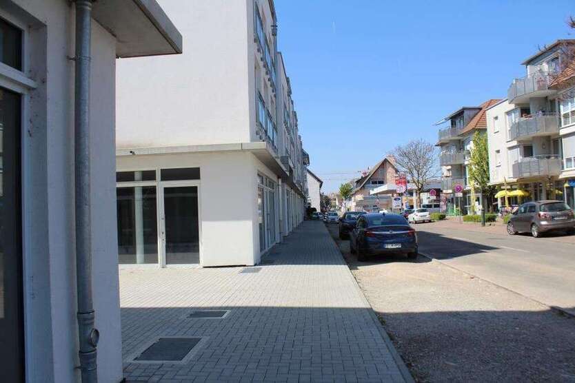 Einzelhandel in Neuenburg 528.666 € 148.92 m²