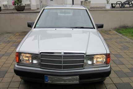 Mercedes-Benz 190 298.827 km 4.950 &euro; Freiburg 79102