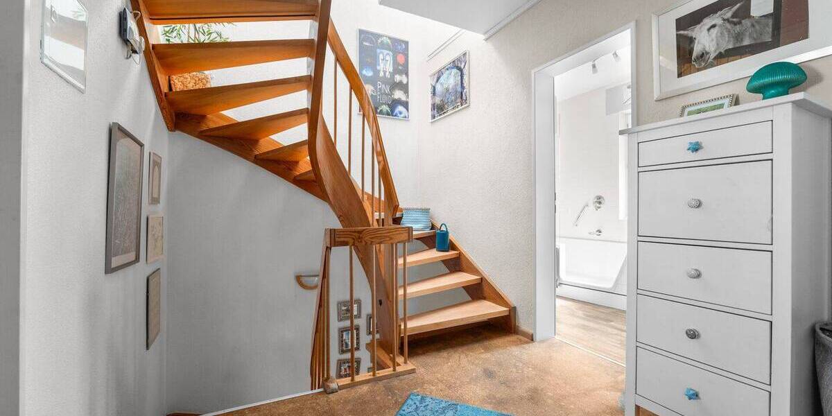 Reihenendhaus Kirchzarten - 7 Zimmer, 167 m&sup2;, 919.000&euro; | Angebot:26686413