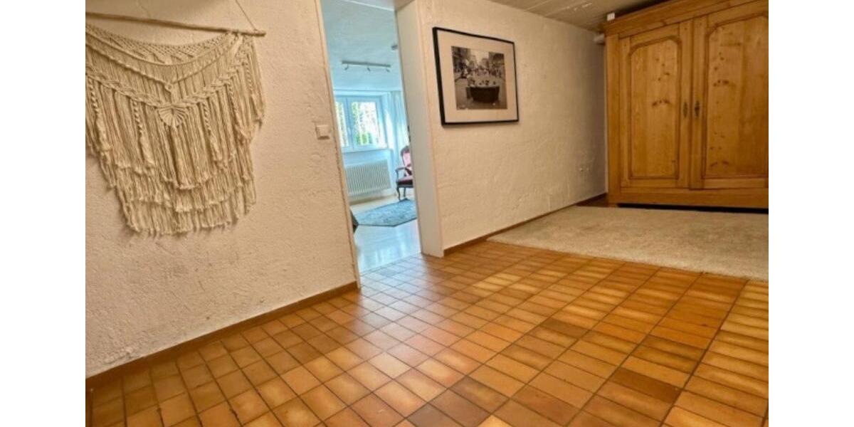 Etagenwohnung Freiburg im Breisgau Ebnet - 1.5 Zimmer, 28 m&sup2;, 690&euro; | Angebot:26044411