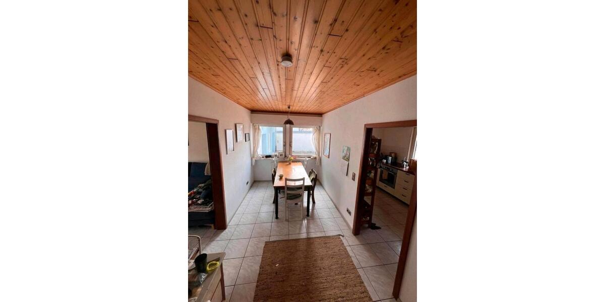 Einfamilienhaus Ihringen - 8 Zimmer, 214 m&sup2;, 1.900&euro; | Angebot:26051481