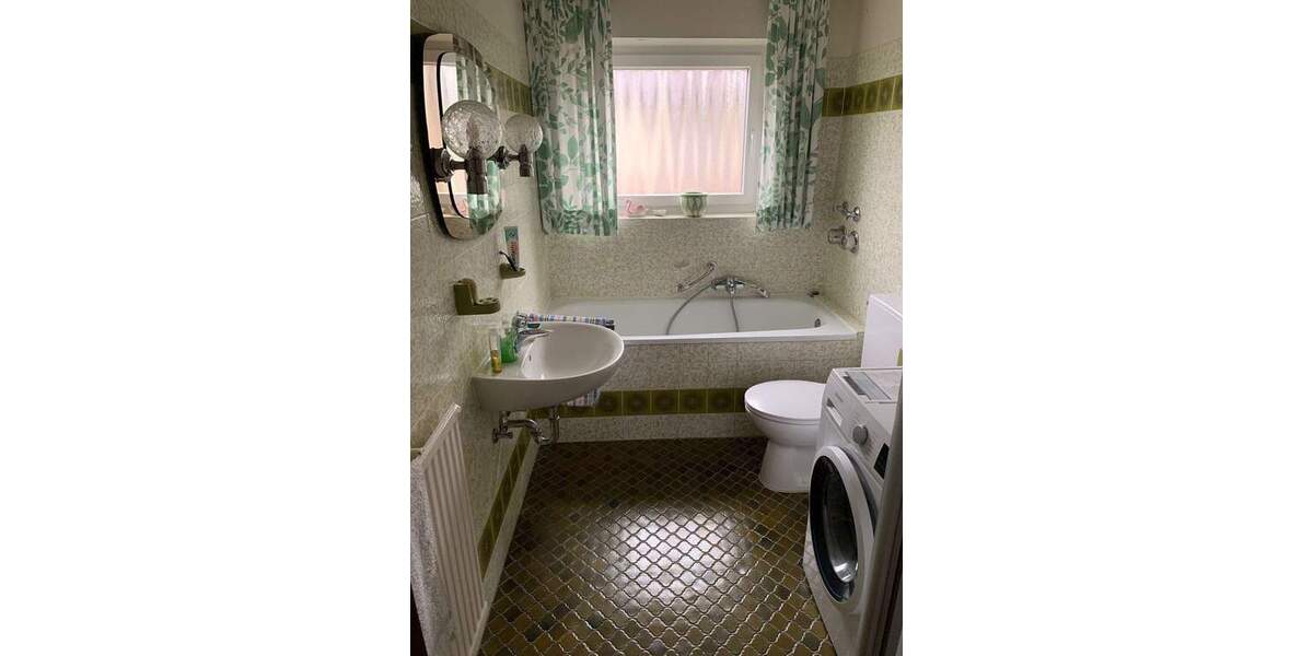 Etagenwohnung Freiburg im Breisgau St. Georgen - 4 Zimmer, 95 m&sup2;, 1.495&euro; | Angebot:25302794