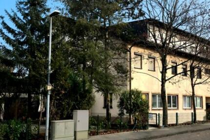 Möbliertes 1 Zimmer-Appartement mit Bad - zentral in Freiburg 1 zimmer