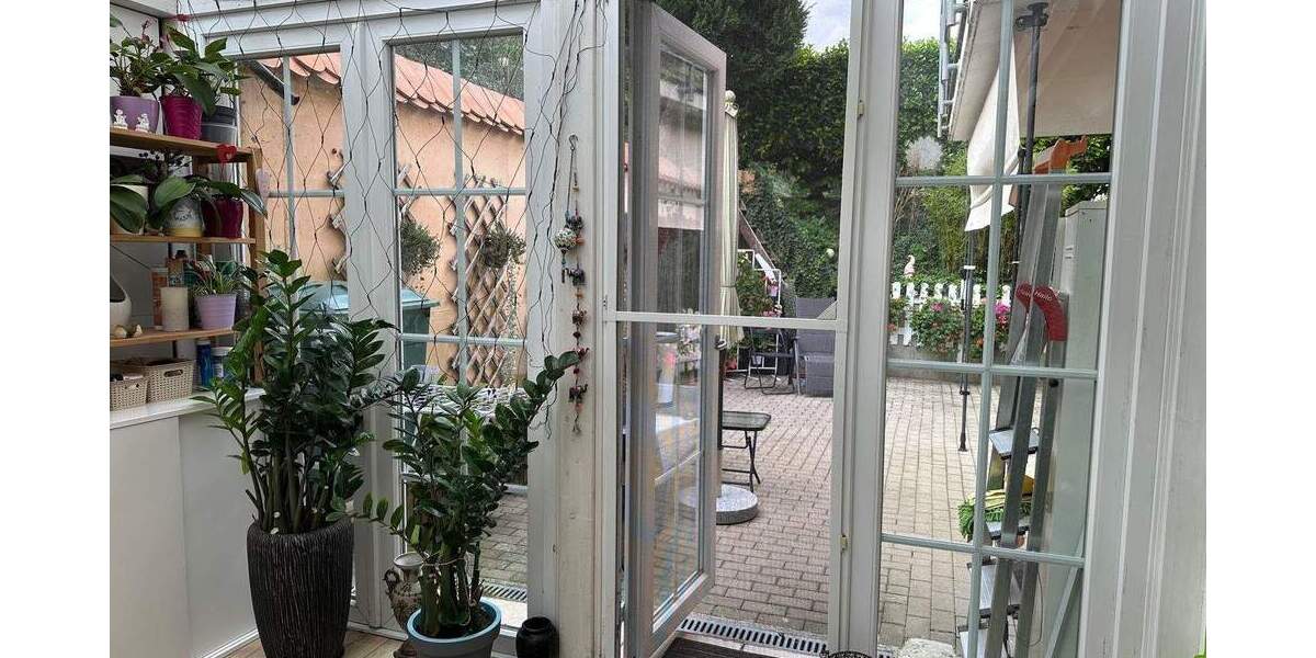 3 – Zimmer-Wohnung mit Wintergarten und gepflegtem Außenbereich in TOP-Wohnlage 3 zimmer