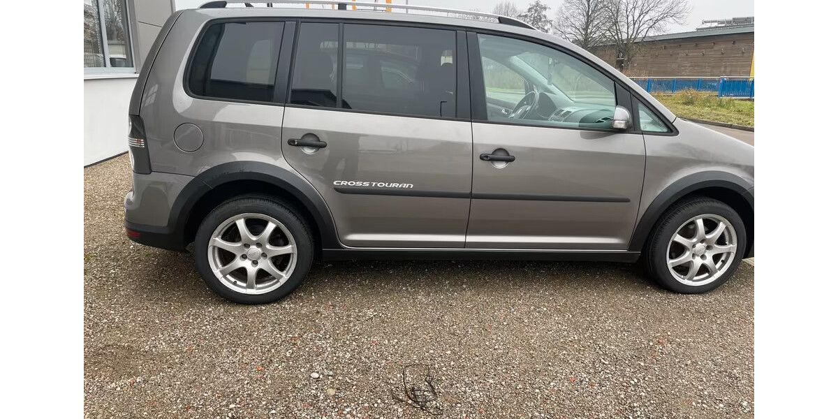 VW Touran 198.500 km 5.499 &euro; Weisweil 79367