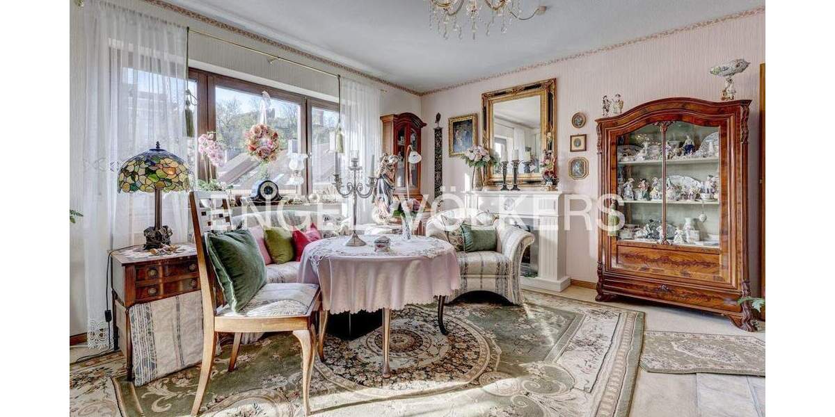 Großzügige 4,5-Zimmer-Eigentumswohnung mit zwei Balkonen in zentraler Lage 4 zimmer