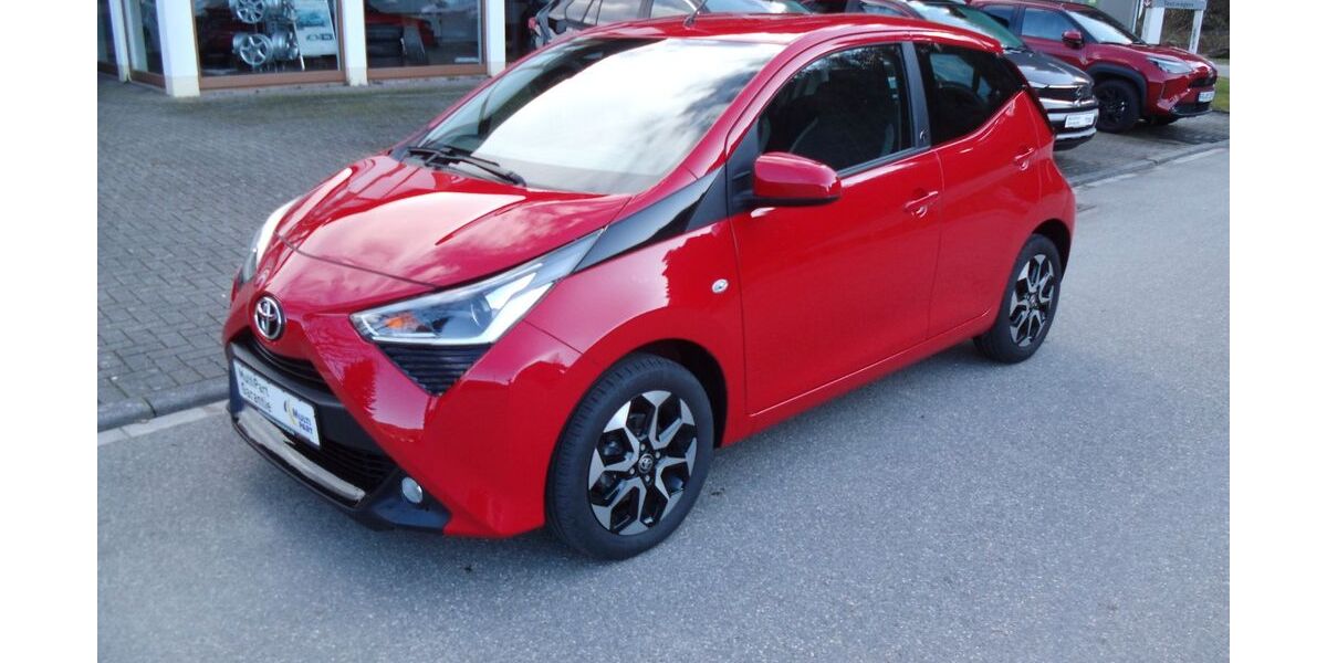 Toyota Aygo (X) 51.300 km 10.990 &euro; Münstertal 79244