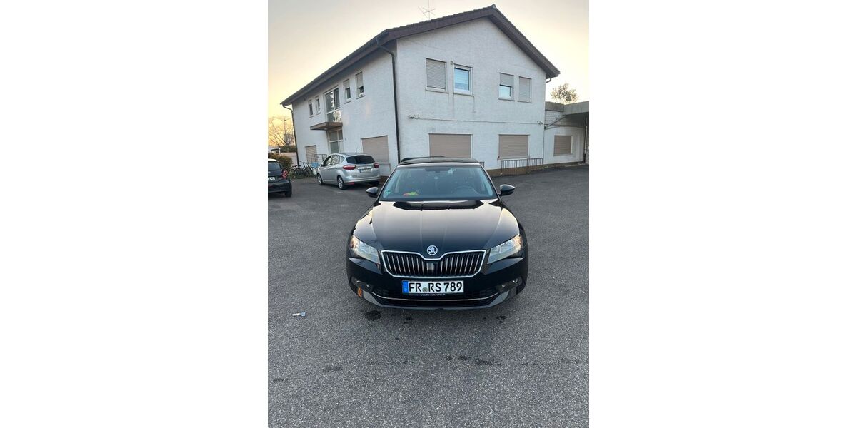 Skoda Superb 120.302 km 14.000 &euro; Freiburg 79112