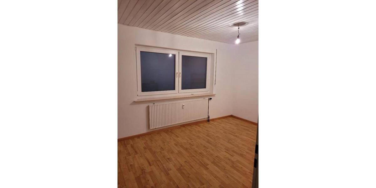 Erdgeschoßwohnung Ihringen - 2 Zimmer, 69 m&sup2;, 750&euro; | Angebot:26415216
