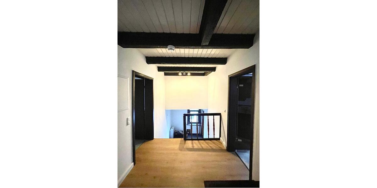 Etagenwohnung Freiburg im Breisgau - 2 Zimmer, 94 m&sup2;, 1.300&euro; | Angebot:25145589