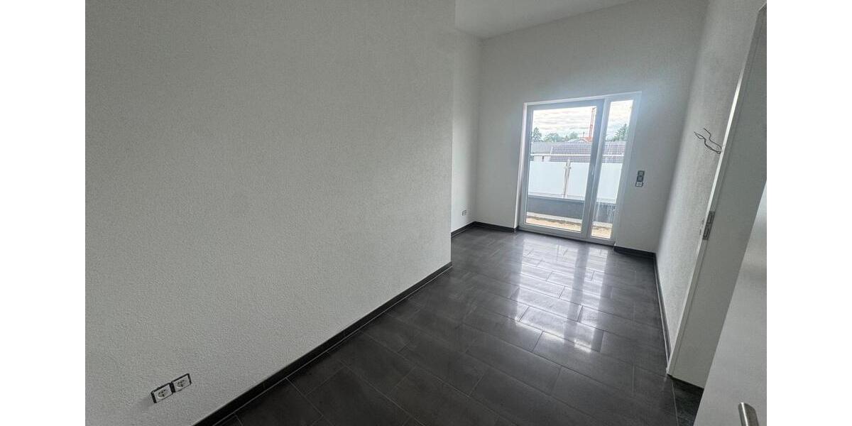 Dachgeschoßwohnung Rheinhausen - 4 Zimmer, 102 m&sup2;, 1.650&euro; | Angebot:24891175