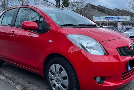 Toyota Yaris 134.000 km 3.000 &euro; Freiburg 79110