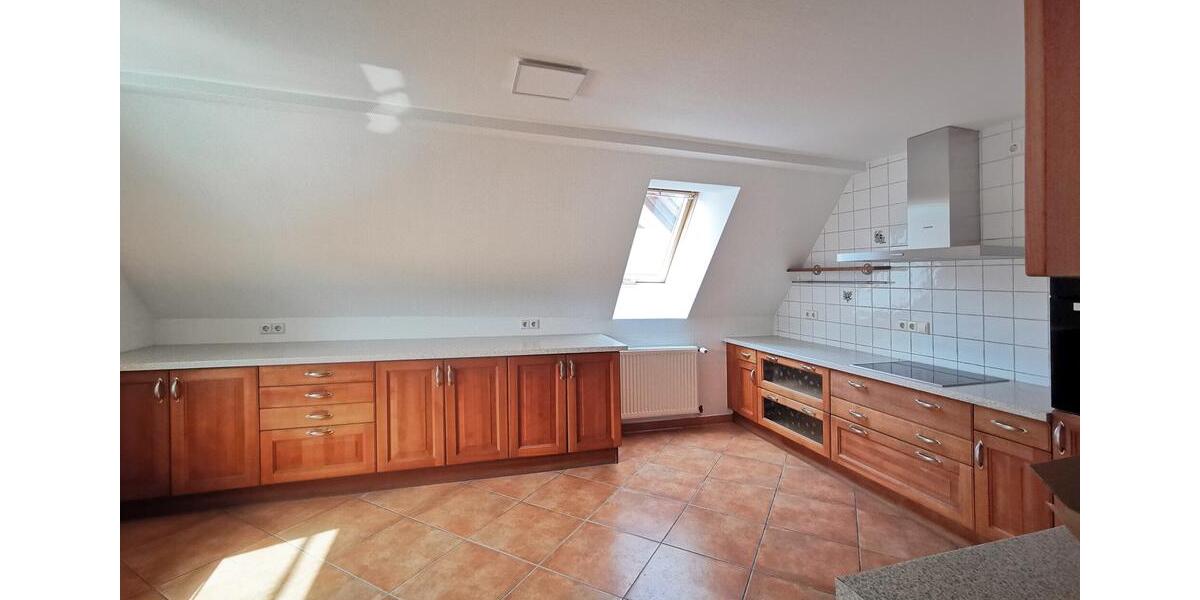 Dachgeschoßwohnung Hartheim am Rhein - 5 Zimmer, 132 m&sup2;, 1.520&euro; | Angebot:25106805