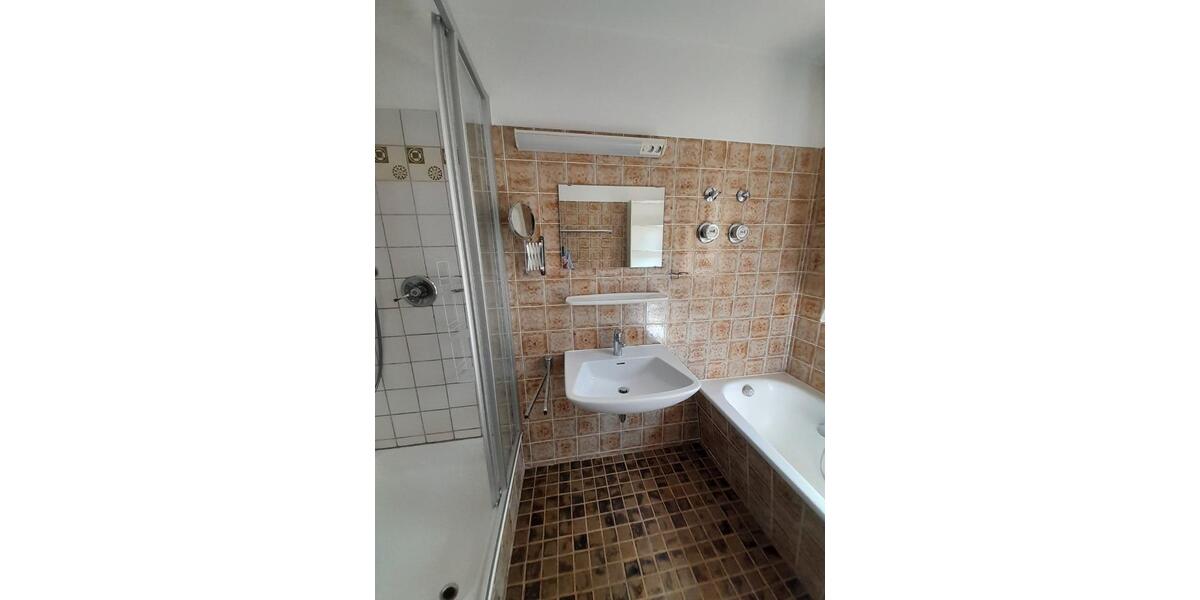 Erdgeschoßwohnung Badenweiler - 3 Zimmer, 84 m&sup2;, 275.000&euro; | Angebot:27225275