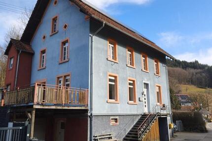 Haus Elzach - 8.5 Zimmer, 214 m&sup2;, 450.000&euro; | Angebot:25398126