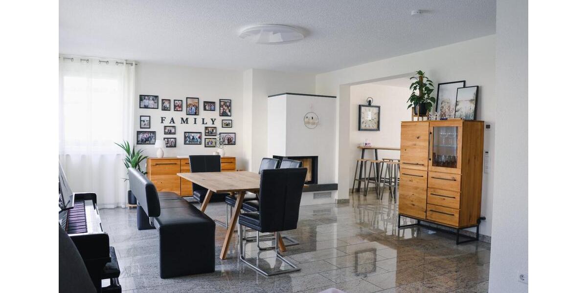 Doppelhaushälfte March - 7.5 Zimmer, 275 m&sup2;, 1.230.000&euro; | Angebot:24641570