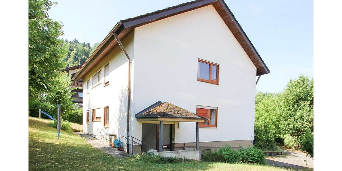 Etagenwohnung Waldkirch - 3 Zimmer, 80 m&sup2;, 1.200&euro; | Angebot:27112426